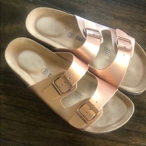 Rose Gold Cushionaire Sandals 🌺